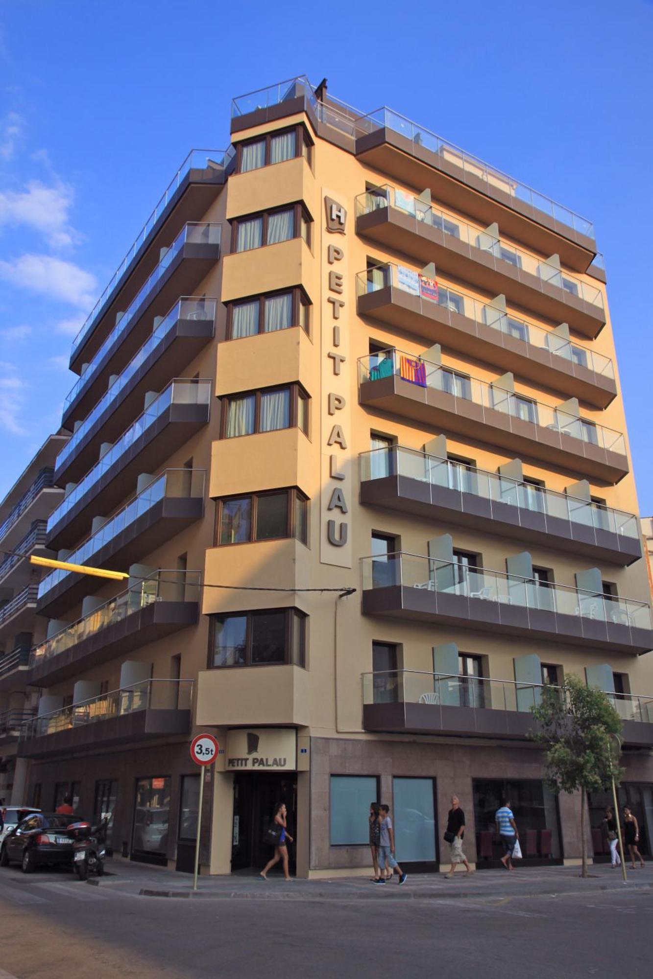 Petit Palau - Adults Only Hotel Blanes Bagian luar foto